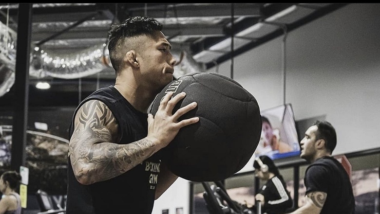 Martin Nguyen: The reason I had a strong punch was thanks to ... forging big hands from a young age! - Photo 1