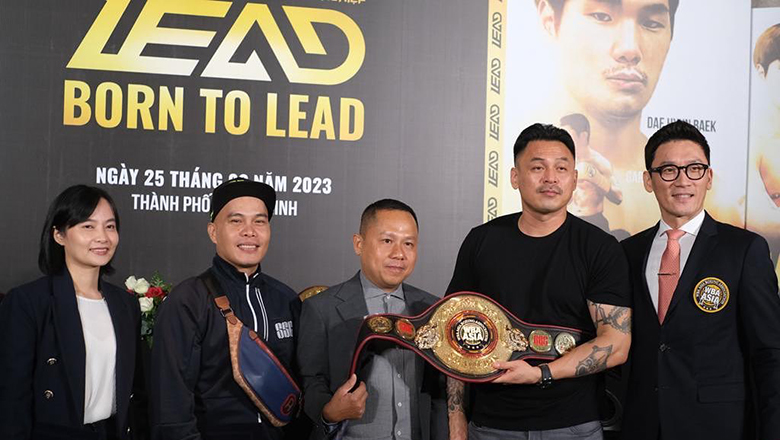 Mr. Luu Tu Bao received the Honorary Asian WBA belt for the career of Boxing Vietnam - Photo 1