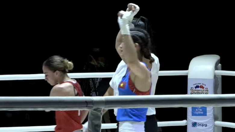 Nguyen Thi Tam defeated the Italian boxer in the Thai Boxing Tournament expanded despite the deduction of points - Photo 2