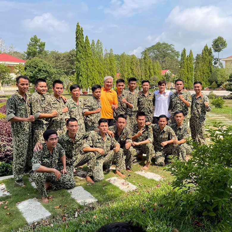 How did Nguyen Tran Duy Duy exchanged with Vietnamese sapper like? - Photo 1