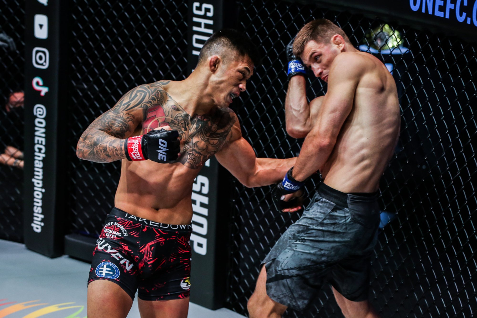ONE Championship results: Lights Out: Martin Nguyen Thang Knock -Out, Thanh Le Successful Protection - Photo 2