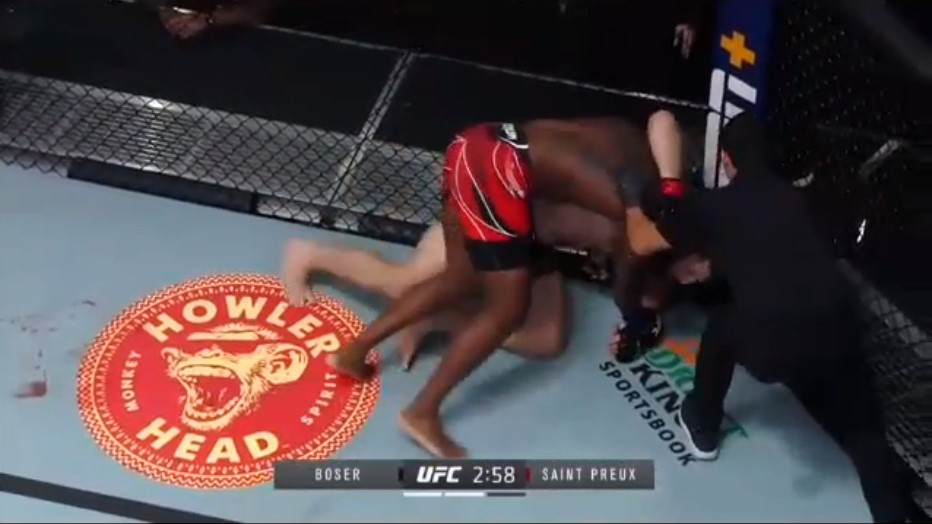 OVECE SAINT Preux proudly defeat TKO before Tanner Boser at UFC Vegas 30 - Photo 2