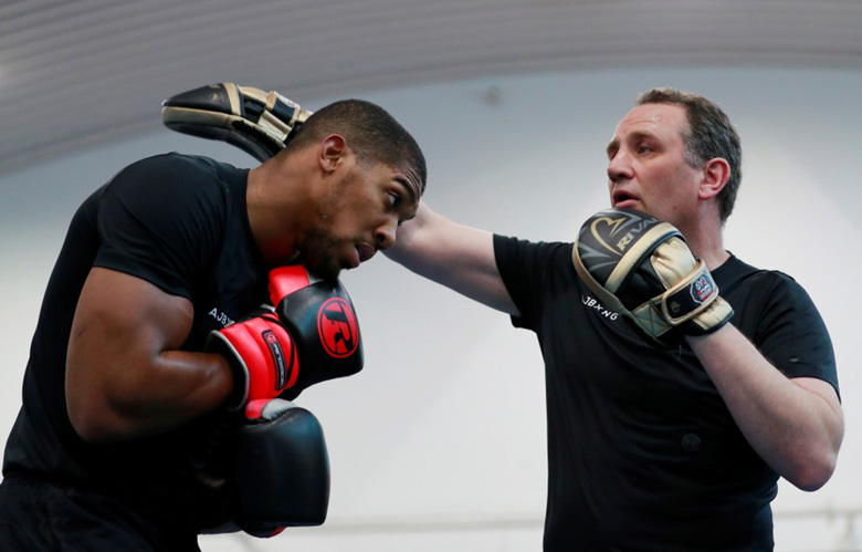 Oleksandr Usyk sarcasm Anthony Joshua: If there is no coach, let me help - Photo 1