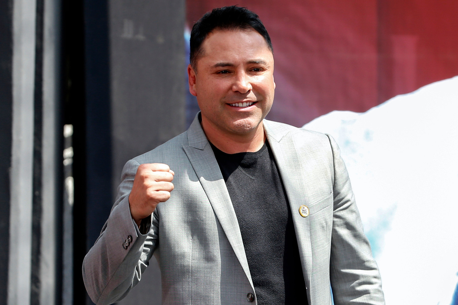 Oscar de la Hoya positive for Covid-19, Holyfield will fight Vitor Belfort? - Photo 1