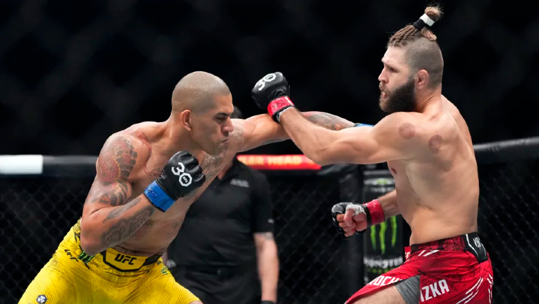 UFC 295: Pereira punched Prochazka, won the Light Heavyweight Championship - Photo 1