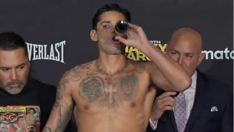Ryan Garcia drank beer in the weight test - Photo 1