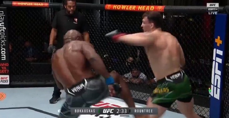 UFC VEGAS 36: Should it be recommended to ban the horizontal kicks? - Photo 2
