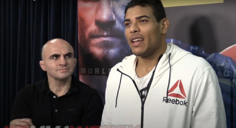 Star UFC fired for a long time, instead of his girlfriend - Photo 1