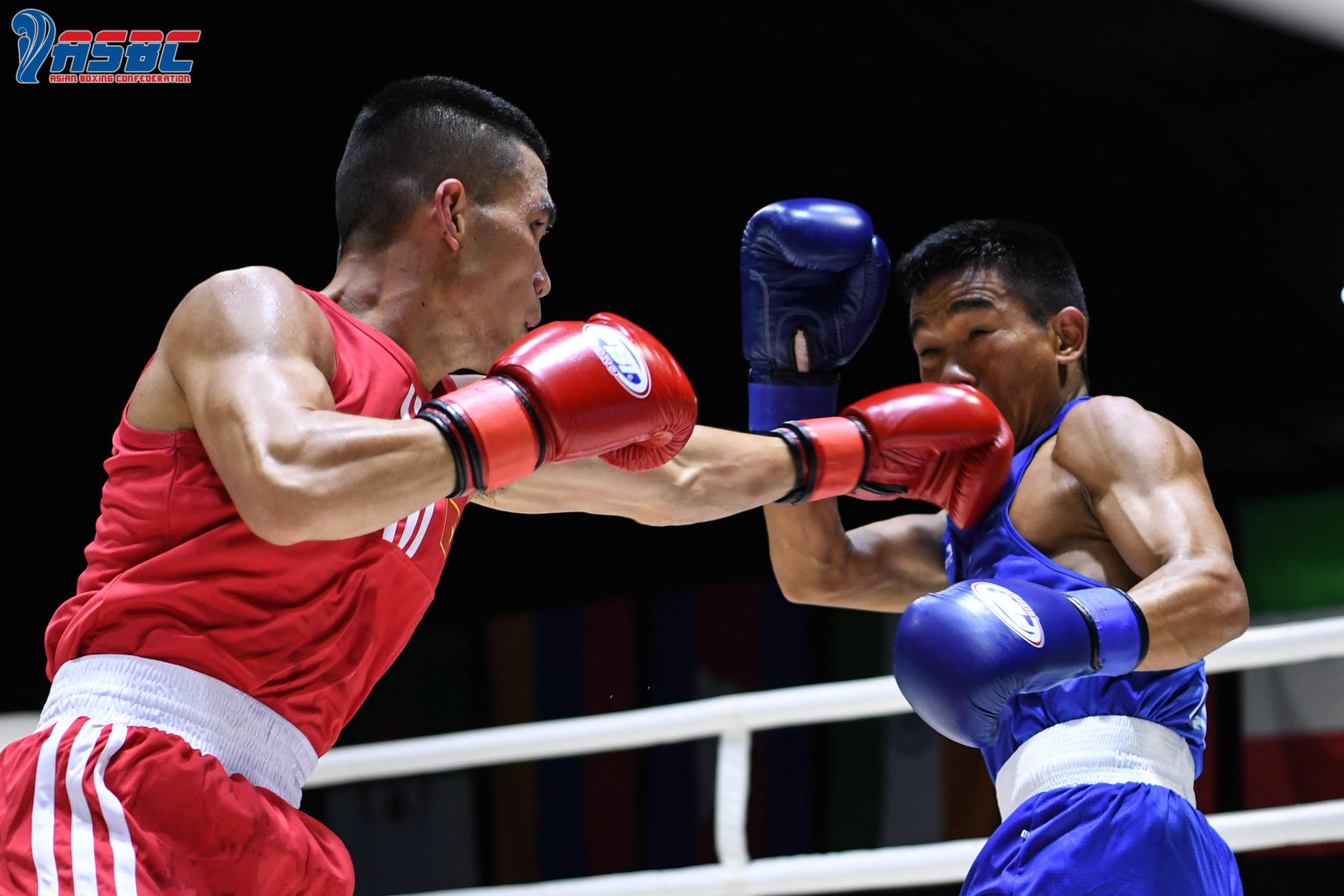 Successful, Duc Tho received the opposite results on the day of the Thai Boxing Army - Photo 1