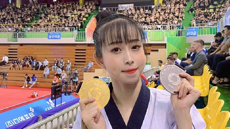 Taekwondo Chau Tuyet Van is proud to accept the Third -class Labor Medal - Photo 2