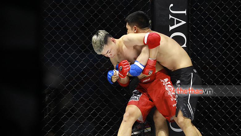 Television reporter won the second MMA match in a row, was promoted to A Lion Championship - Photo 2