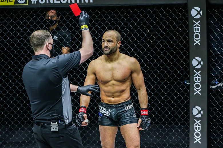 The defeat for accidentally breaking the law of Eddie Alvarez was deleted - Photo 1