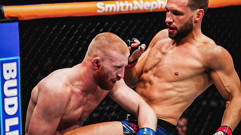 The former One Championship won the rising star of UFC - Photo 1