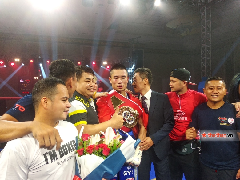 The new champion IBF Asia Dinh Hong Quan revealed a surprise about what he wanted to do immediately after the victory - Photo 2