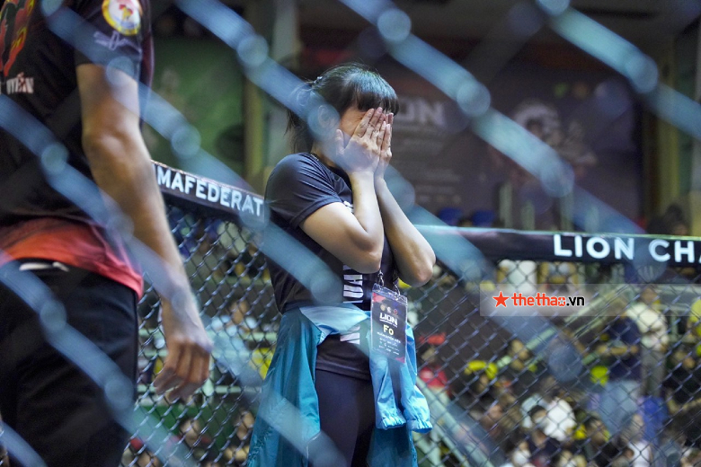 The only wife cried when she saw her husband win against the quarterfinals of Lion Championship - Photo 1