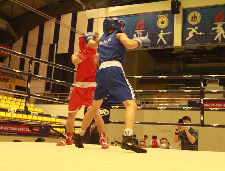 The opening day of the Boxing league ended early 'to serve the teams watching football' - Photo 1