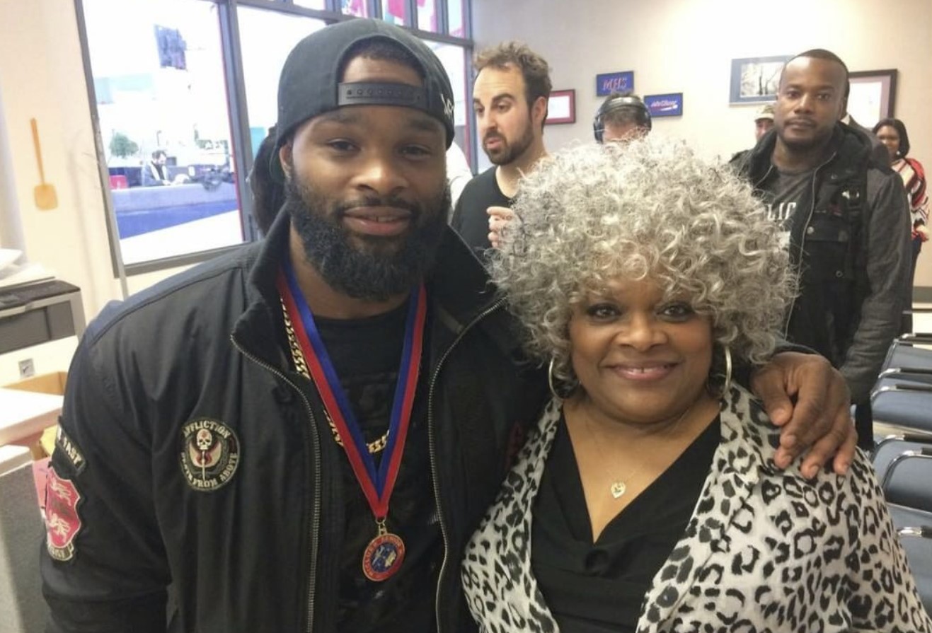 Police involved when Mother Tyron Woodley was scuffle with the Jake Paul team - Photo 1