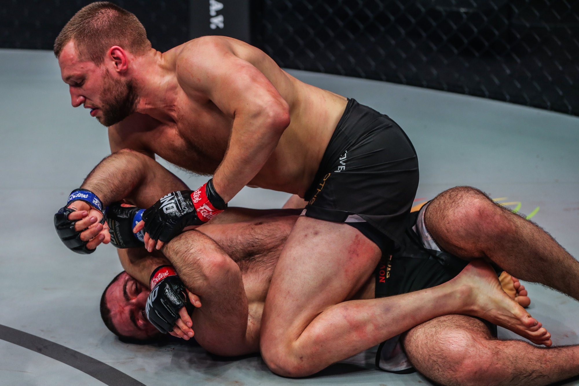 ONE RESULTS: Full Circle: 'Burmese python' collapsed, 2 champions to protect the belt successfully - Photo 1
