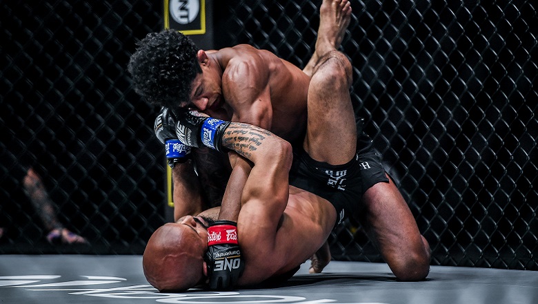 The two UFC champions have a foot in One: The difference in law makes everything? - Photo 1