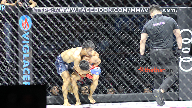 Tran Ngoc Luong encountered a disciple Johnny Tri Nguyen at Lion Championship 7 - Photo 1