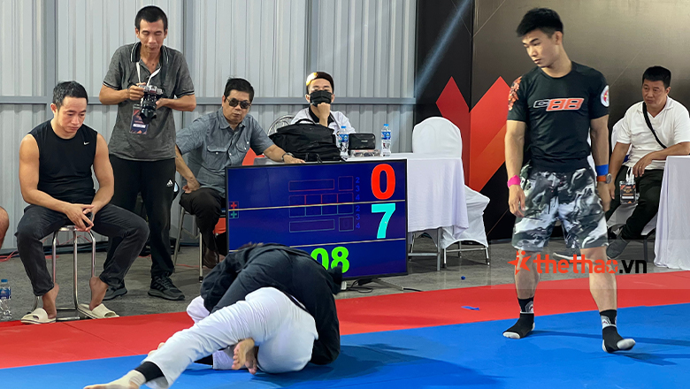 Tran Ngoc Luong is the referee at the home of Robson Olivera - Photo 1