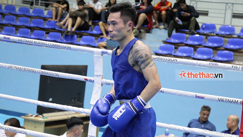 Tran Van An lost to the young army martial artist at Boxing the national teams nationwide 2025 - Photo 1
