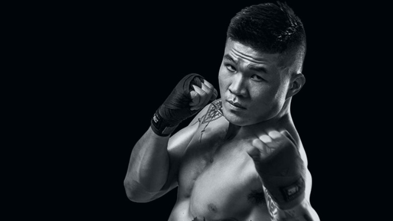 Truong Dinh Hoang shows how to jump rope 