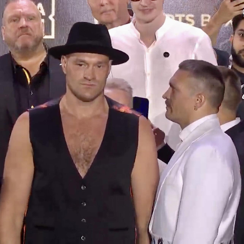 Tyson Fury does not look at Oleksandr Usyk at the meeting - Photo 2