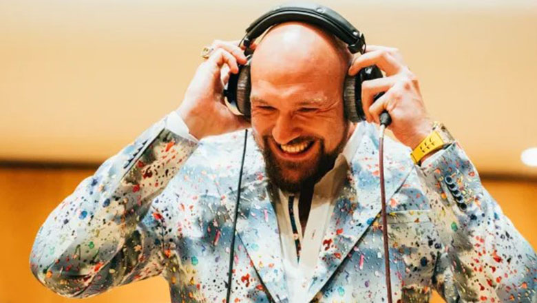 Tyson Fury is about to release his first song for charity - Photo 1