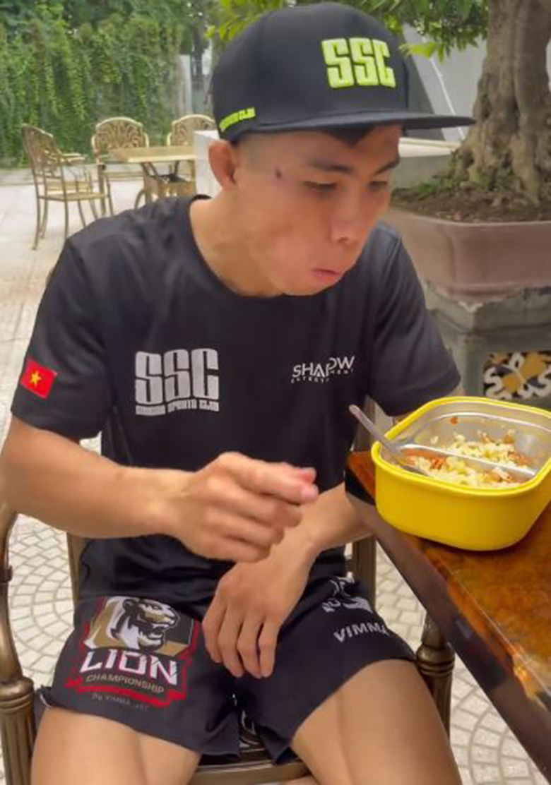 Van Nam shows off his wife's cooking before protecting the Lion Championship belt - Photo 2