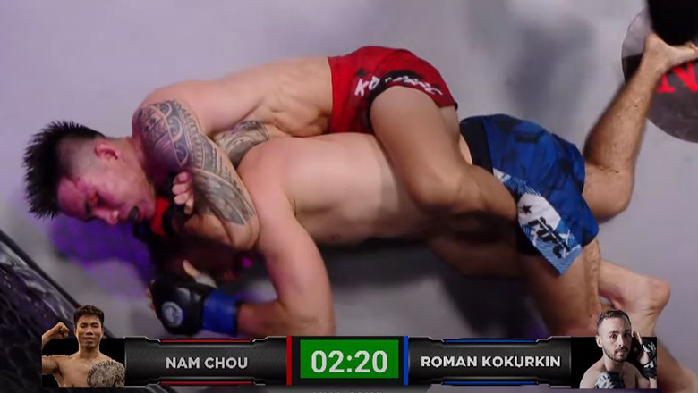 Van Nam locked the Russian martial artist, won 1 more MMA Vietnam champion - Photo 1