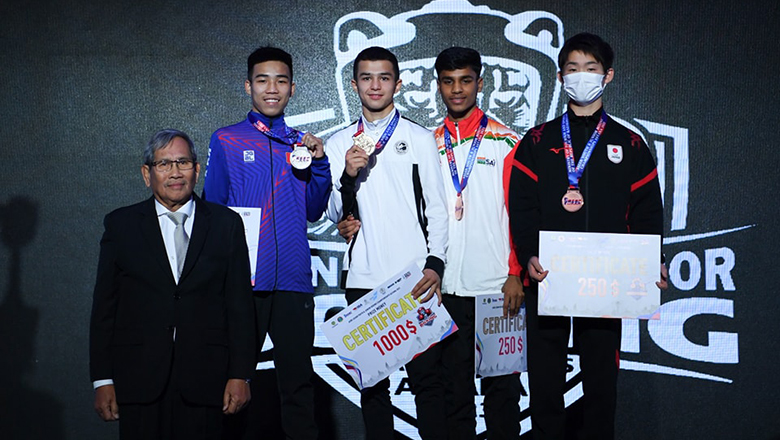 Vietnam won 2 gold medals, 4 bronze medals at the Asian Youth Boxing tournament - Photo 1