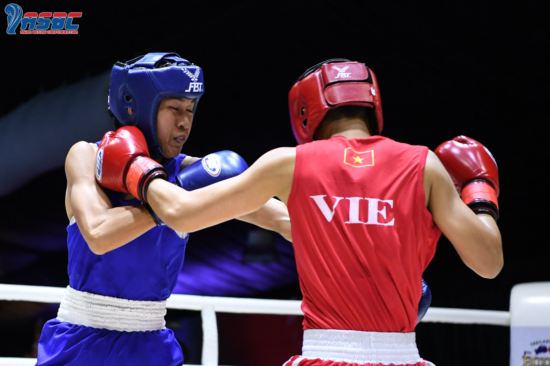 Vo Thi Kim Anh defeated the host martial artist, reached the final of the Thailand boxing box - Photo 1
