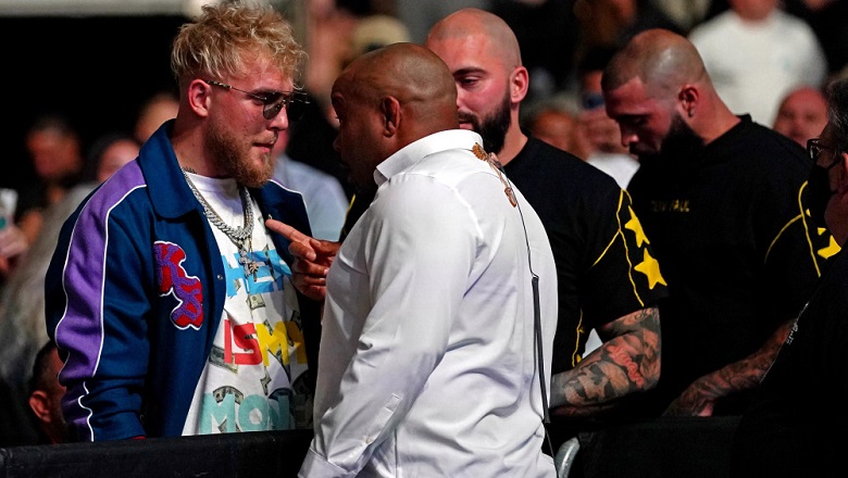 What does Dana White say about the Jake Paul incident clashing Daniel Cormier at UFC 261? - Photo 1