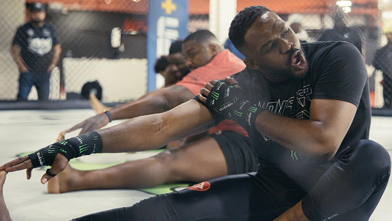 What does Jon Jones say about the information assault for the doping test sample? - Photo 1