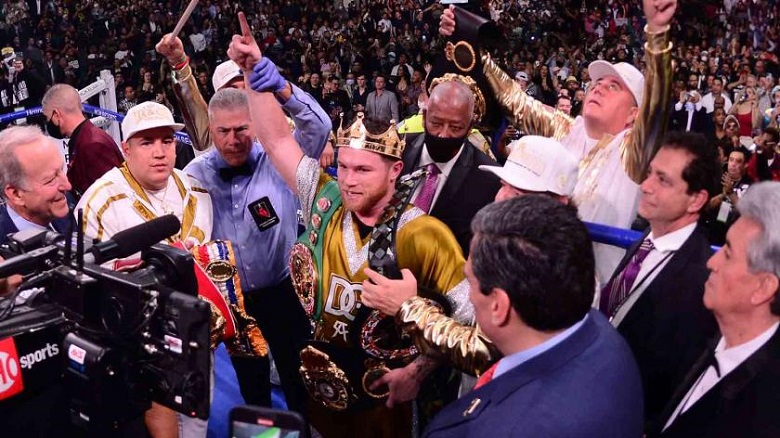What do experts say about the victory of the champion of the champion of the super medium -class Canelo Alvarez - Photo 1