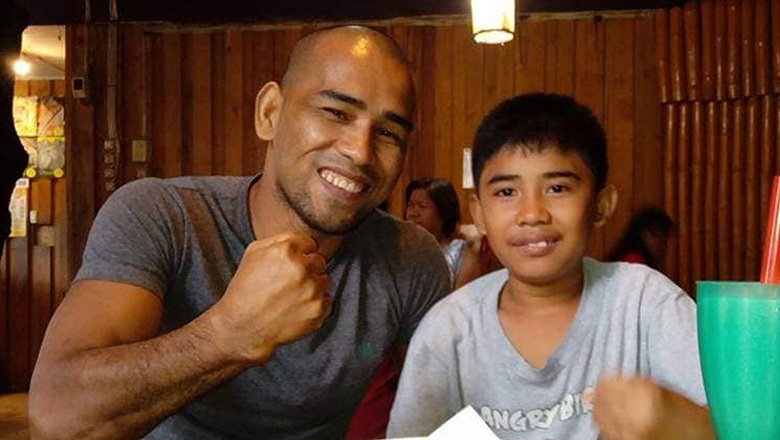 Who is Robson Oliveira at AFC 25? - Photo 2