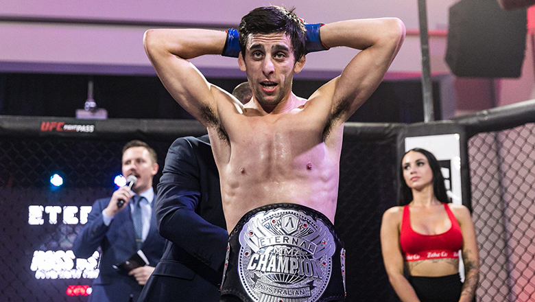 Why does Steve Erceg be able to paint UFC belt even though it is only 10th? - Photo 1