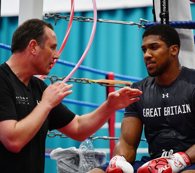 Why does Tyson Fury wholeheartedly help Anthony Joshua? - Photo 1