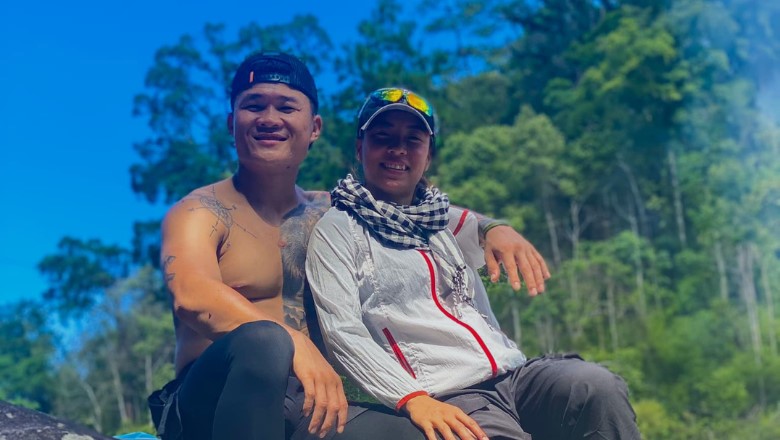 Truong Dinh Hoang and his wife escaped to play - Photo 3