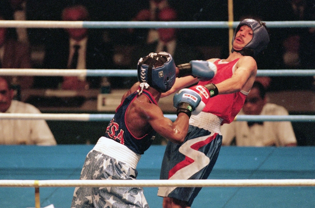 Who was the only one who had been defeated Mayweather? - Photo 2