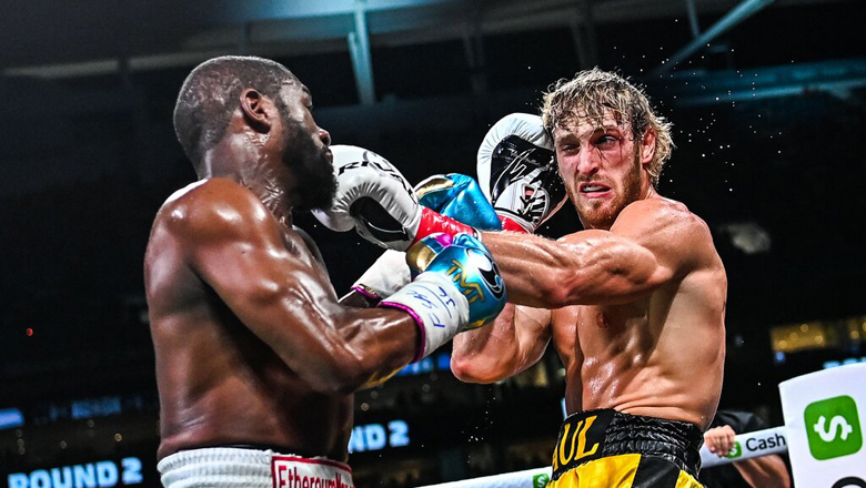 Jake Paul said that his brother Logan defeated Floyd Mayweather - Photo 1