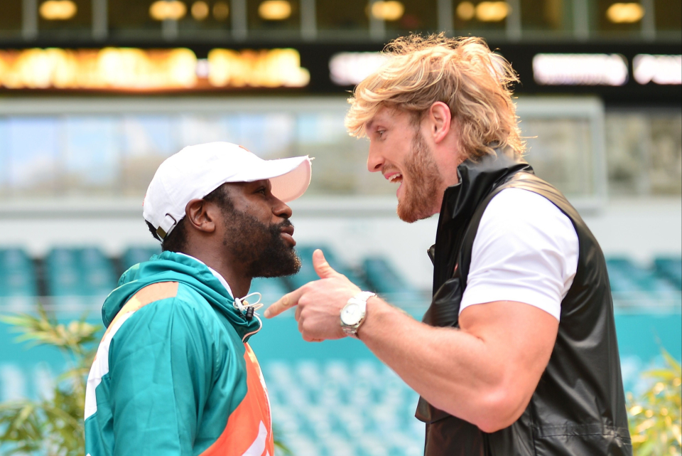 Mayweather is reported by the newspaper to receive a lifetime humiliation if losing Logan Paul - Photo 1
