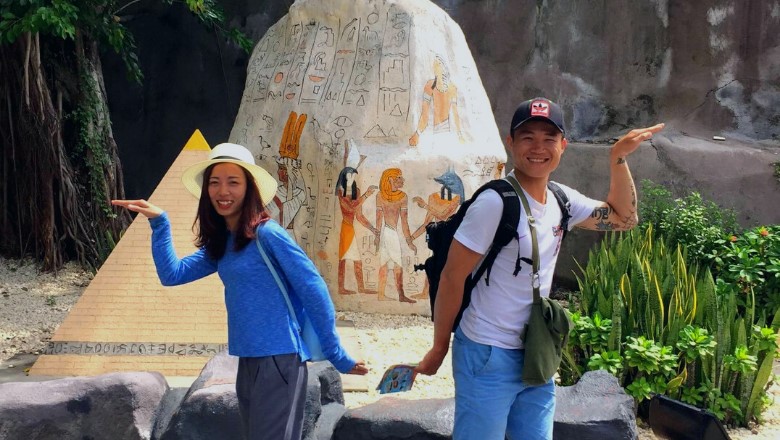 Truong Dinh Hoang and his wife escaped to play - Photo 1
