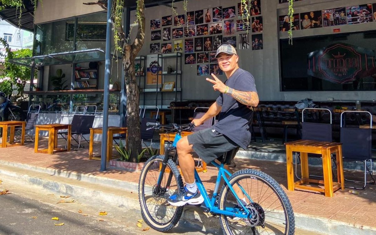 Truong Dinh Hoang and the challenge of cycling 40km of fans - Photo 1