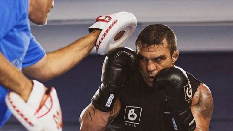 Vitor Belfort suddenly announced the boxing match with Oscar de la Hoya and - Photo 1