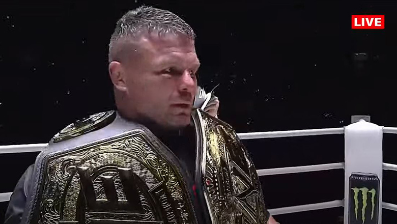 Malykhin destroyed Bhullar, officially acquired 2 ONE Championship championship belt - Photo 1